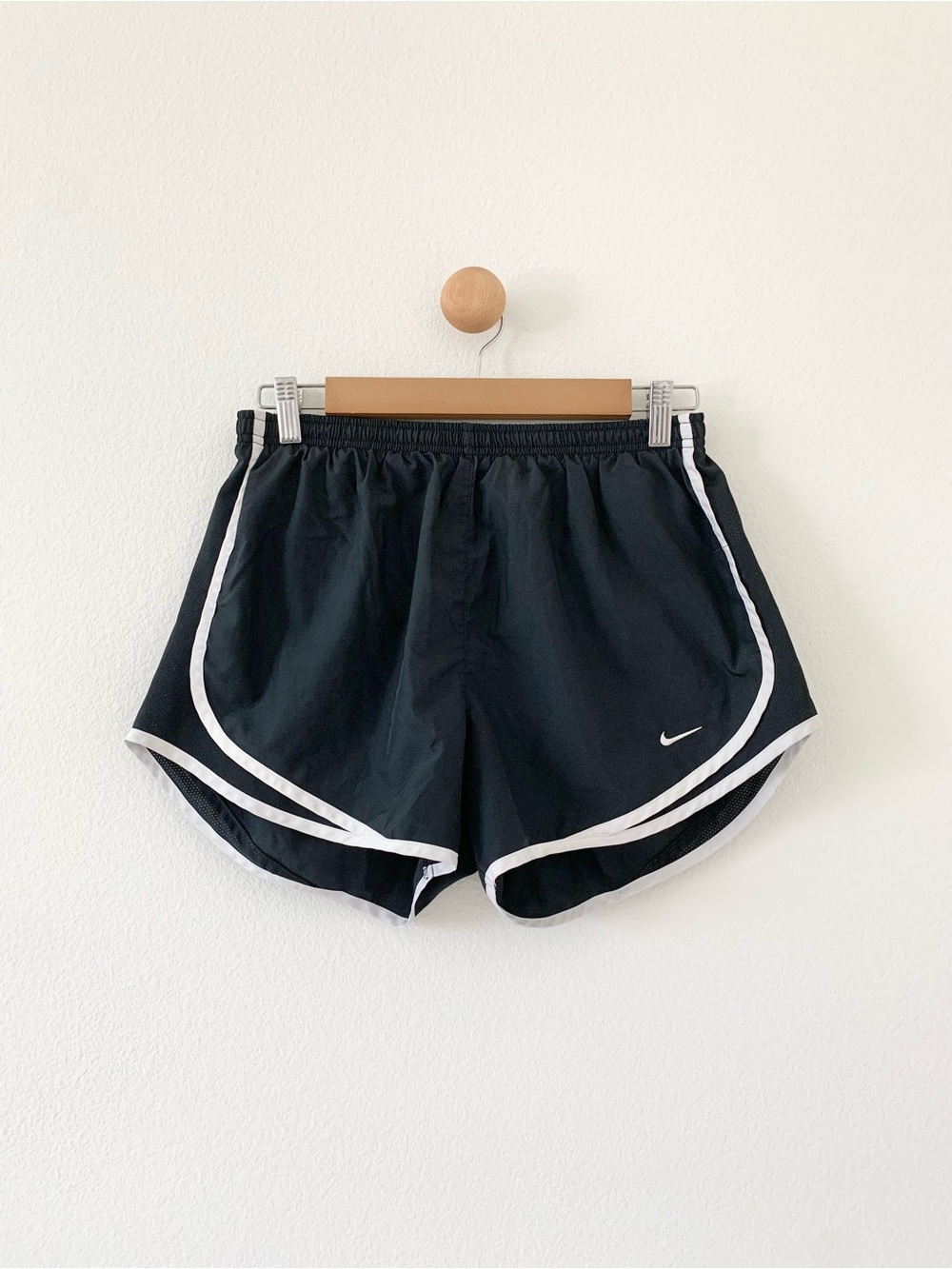 Nike Black Plain White Sports Athletic Workout Shorts US Medium